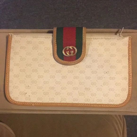Gucci Pouch - Picture 1 of 9
